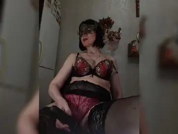 Lilya18  live sex cam