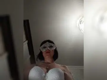Lilya18  live sex cam