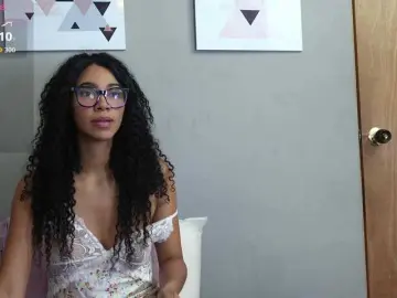 Queenlatinbeauty  live sex cam