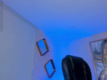 RoxanneHill  live sex cam