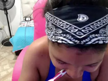 Elly-willis  live sex cam