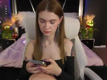 AnacondaOn  live sex cam