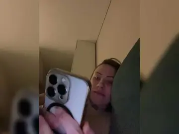 IRAONIC  live sex cam