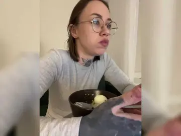 IRAONIC  live sex cam