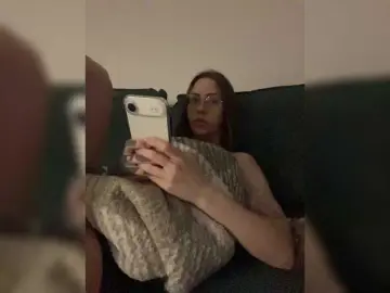 IRAONIC  live sex cam