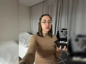 IRAONIC  live sex cam