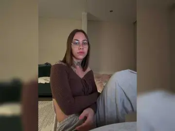 IRAONIC  live sex cam