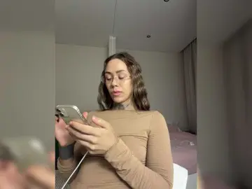 IRAONIC  live sex cam
