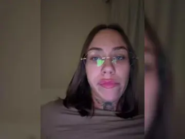 IRAONIC  live sex cam