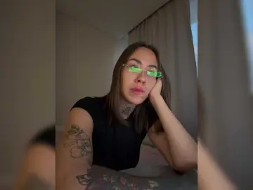 IRAONIC  live sex cam