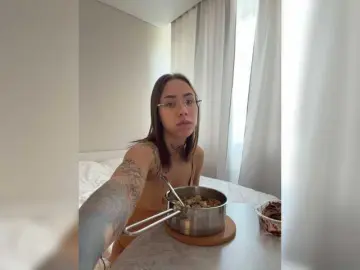 IRAONIC  live sex cam