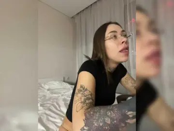 IRAONIC  live sex cam