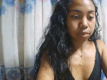 Natalie-Luxa  live sex cam