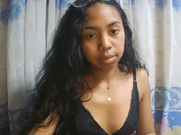 Natalie-Luxa  live sex cam