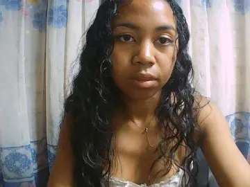 Natalie-Luxa  live sex cam