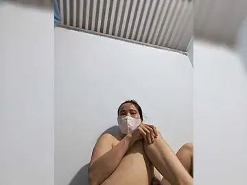 Sexy-ladyass89  live sex cam