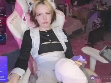 Crispy-tati-  live sex cam