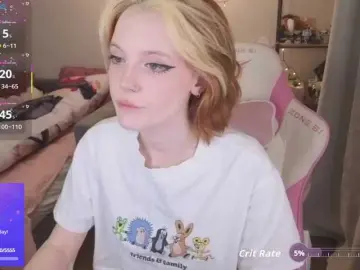 Crispy-tati-  live sex cam