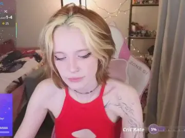 Crispy-tati-  live sex cam