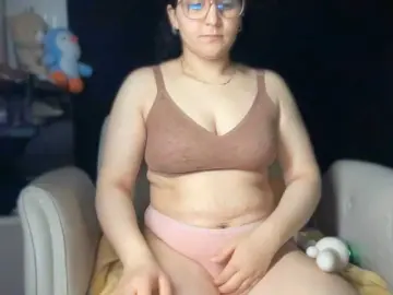 Ema-love  live sex cam