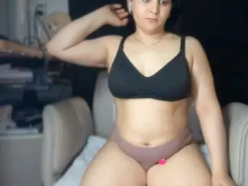 Ema-love  live sex cam