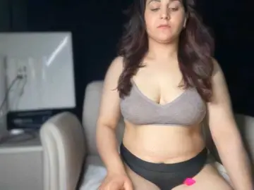 Ema-love  live sex cam