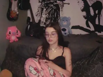 Kitsun0ira  live sex cam