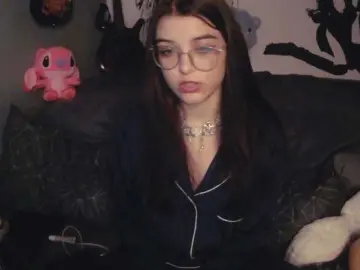 Kitsun0ira  live sex cam