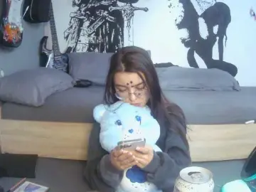 Kitsun0ira  live sex cam