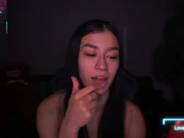 FataleNellie  live sex cam