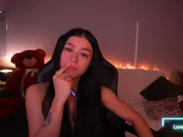 FataleNellie  live sex cam