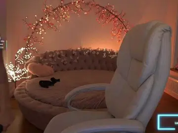 FataleNellie  live sex cam