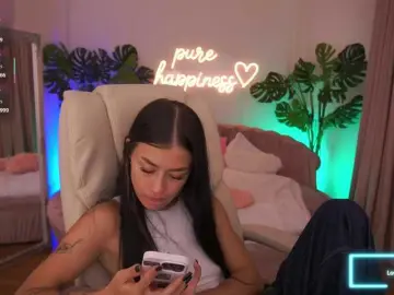 FataleNellie  live sex cam
