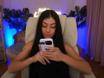 FataleNellie  live sex cam