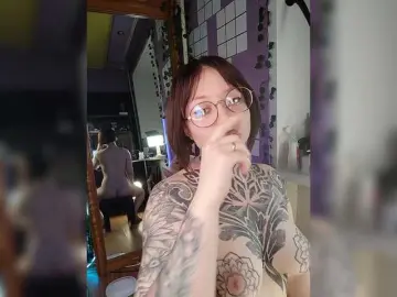 -Yourgirl  live sex cam