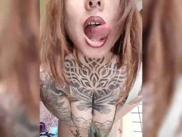 -Yourgirl  live sex cam
