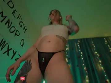 BlackMonro  live sex cam