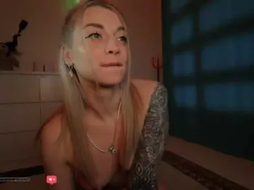 BlackMonro  live sex cam
