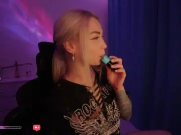 BlackMonro  live sex cam