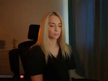 BlackMonro  live sex cam