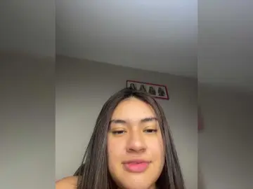 LaraFoxx  live sex cam