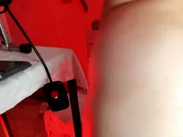 Hadecute  live sex cam