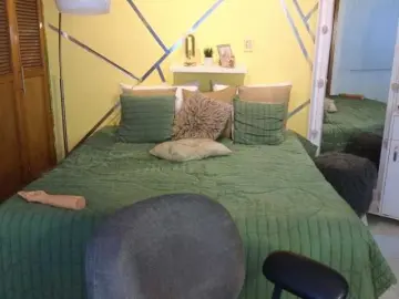 Janapop  live sex cam