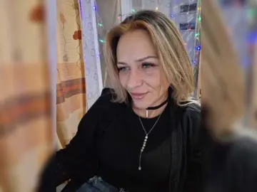 Krisred  live sex cam