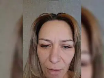 Krisred  live sex cam