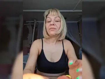 Krisred  live sex cam