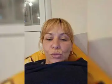 Krisred  live sex cam