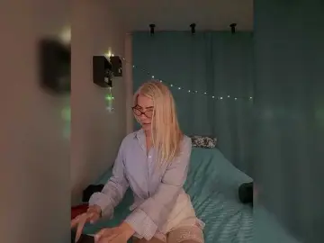 Miss-1m  live sex cam