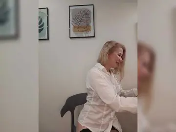 Miss-1m  live sex cam