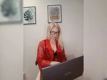 Miss-1m  live sex cam